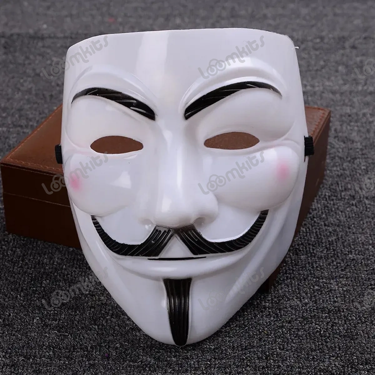 Маска 5 праздничный выпуск. Анонимус вендетта маска.