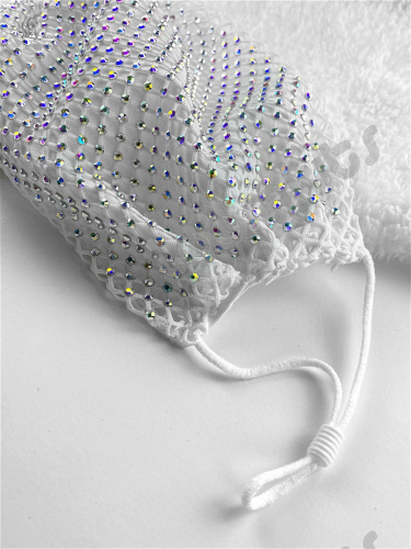 Маска защитная тканевая женская со стразами и кристаллами, белая фото 4
